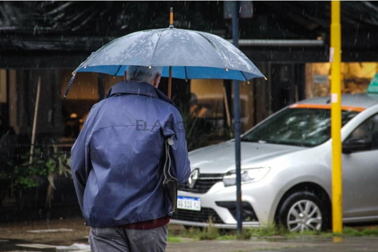 Renovaron la alerta naranja por tormentas: cu&aacute;ndo llegar&aacute; el peor momento