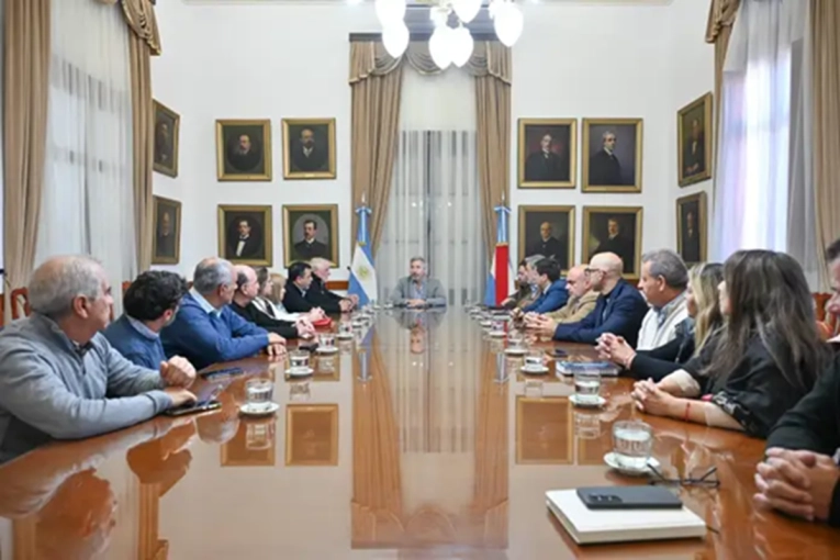 El gobernador Frigerio reuni&oacute; a gremios estatales para avanzar en consensos sobre la reforma previsional