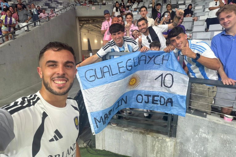 Blas Girard cumpli&oacute; el sue&ntilde;o de ver a Messi en vivo y presenci&oacute; el triplete de su coterr&aacute;neo  Ojeda