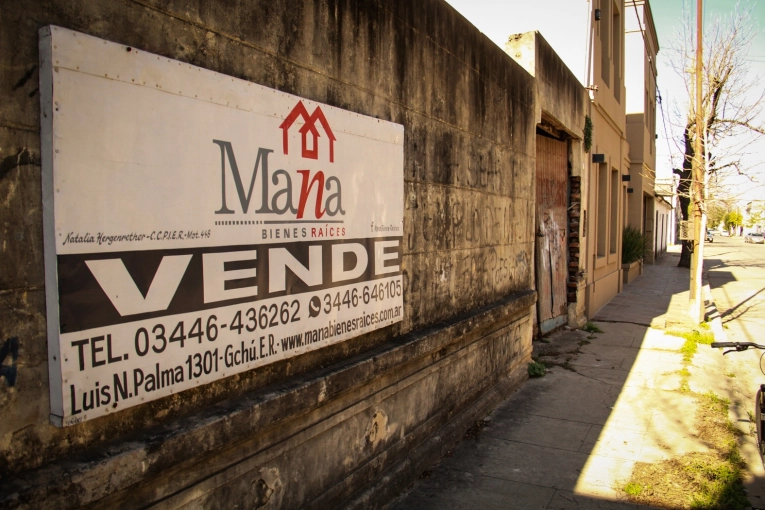 Por costos de mantenimiento y servicios, en Gualeguaych&uacute; se multiplican las casas en venta