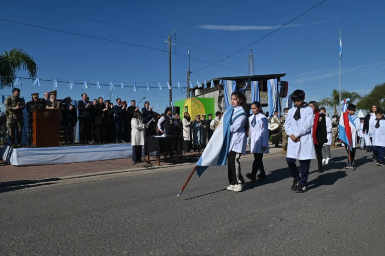 Con una gran convocatoria, Pueblo Belgrano vive la Fiesta de la Bandera